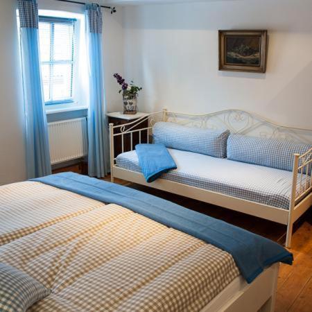 Goldgemaeuer Appartements Оксенфурт Стая снимка