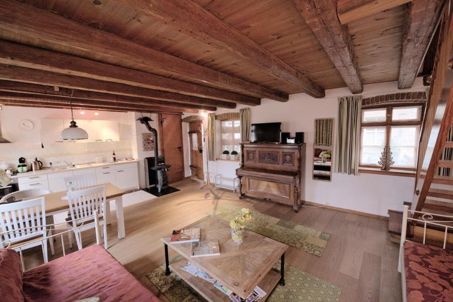 Goldgemaeuer Appartements Оксенфурт Екстериор снимка