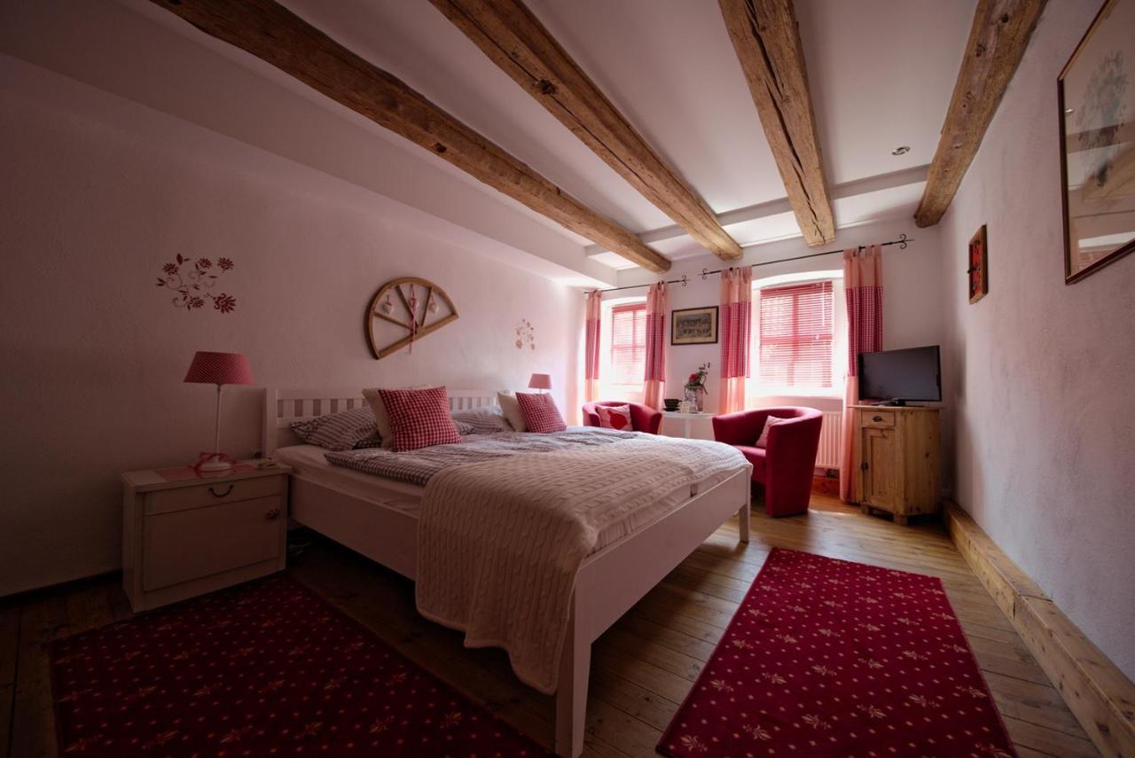 Goldgemaeuer Appartements Оксенфурт Екстериор снимка